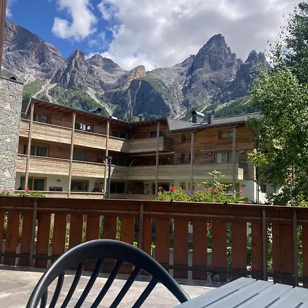 Appartamento Con Terrazza Vista Pale Di San Martino San Martino Di Castrozza Exterior photo